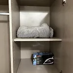דירה Cozy Two-bedroom With Free Parking