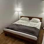 דירה Cozy Two-bedroom With Free Parking אודנטל