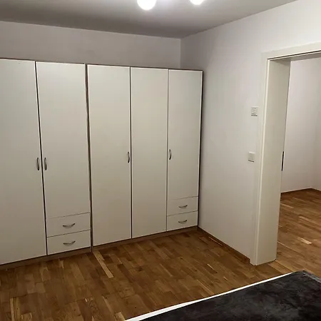 Cozy Two-bedroom With Free Parking Daire Odenthal