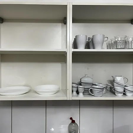 Daire Cozy Two-bedroom With Free Parking *