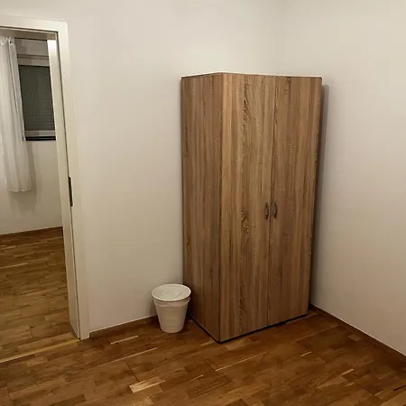 Cozy Two-bedroom With Free Parking Daire Odenthal