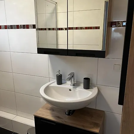 Cozy Two-bedroom With Free Parking * Odenthal