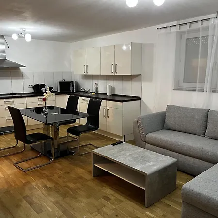 Cozy Two-bedroom With Free Parking Appartement Odenthal