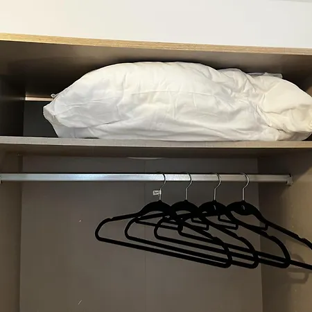 Cozy Two-bedroom With Free Parking *