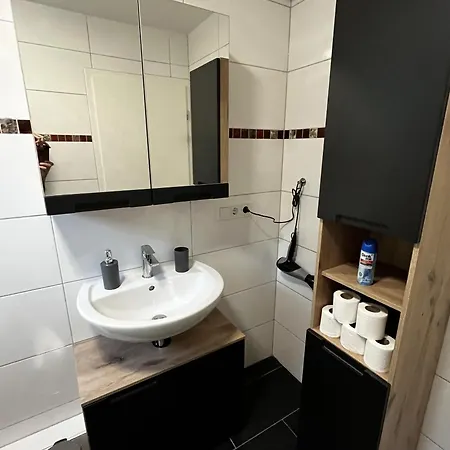 Cozy Two-bedroom With Free Parking Daire