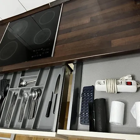 Cozy Two-bedroom With Free Parking *