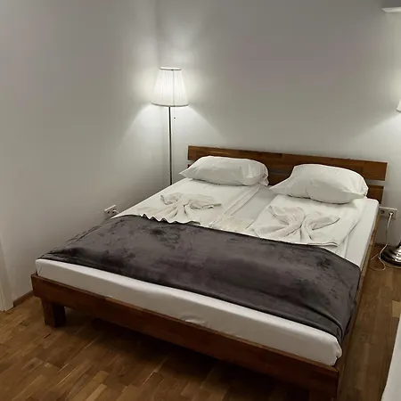 Daire Cozy Two-bedroom With Free Parking Odenthal