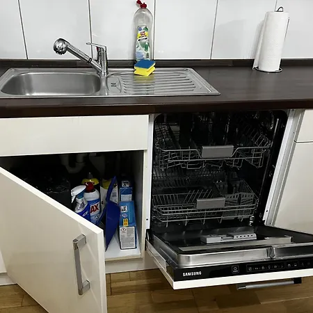 Cozy Two-bedroom With Free Parking * אודנטל