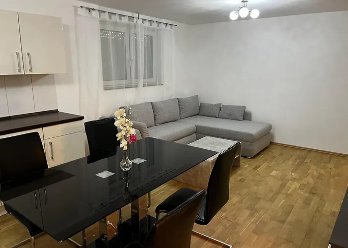 Apartamento Cozy Two-bedroom With Free Parking *