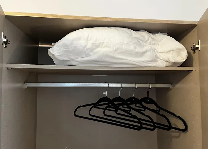 Cozy Two-bedroom With Free Parking *