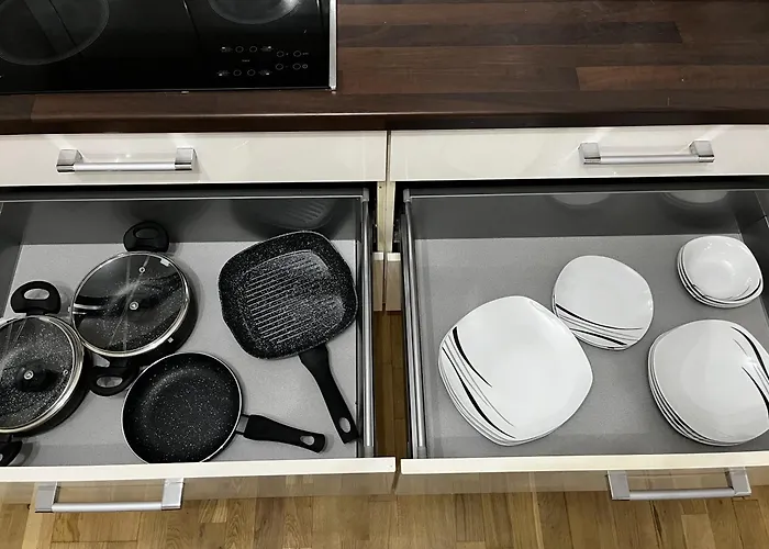 Apartamento Cozy Two-bedroom With Free Parking *